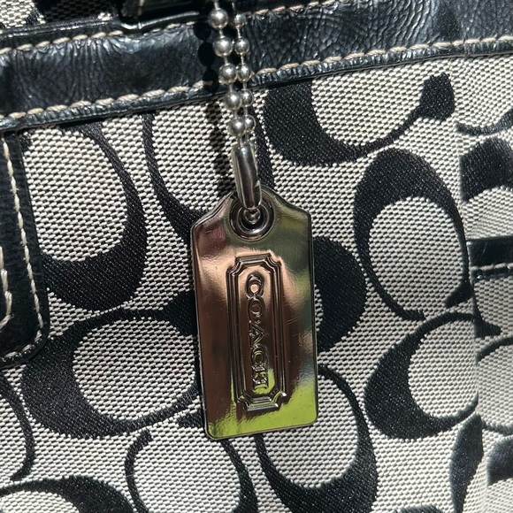 Coach Black and Cream Signature Shoulder Bag - Picture 8 of 12
